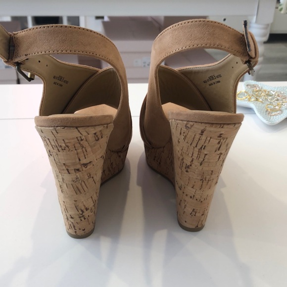 CHINESE LAUNDRY CAMEL MYYA WEDGE - Picture 7 of 7